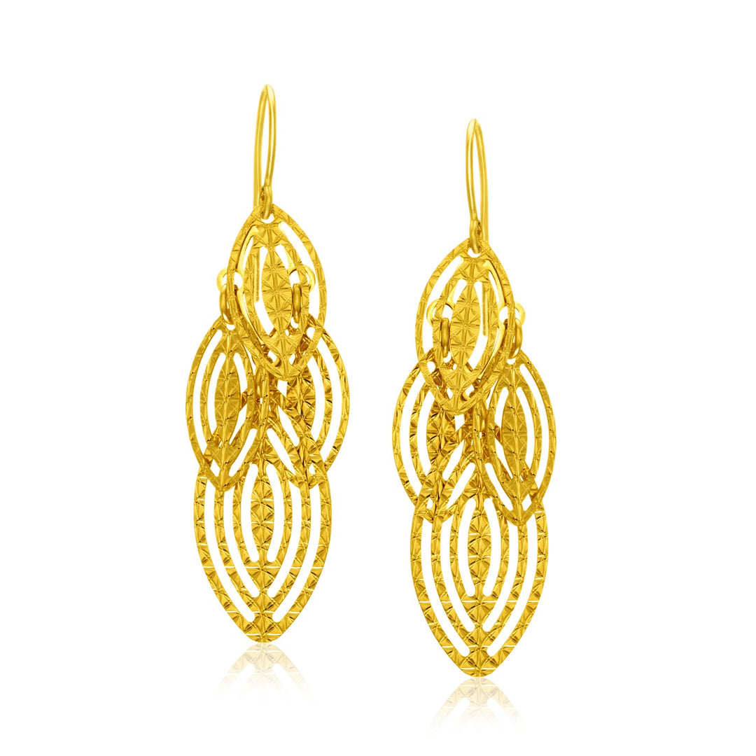 Pendientes de oro amarillo de 14 k con textura y cortes en forma de marquesa en cascada