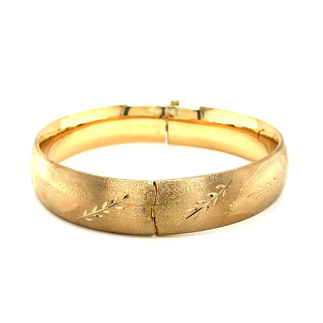 Brazalete clásico tallado con flores en oro amarillo de 14 k (13,50 mm)